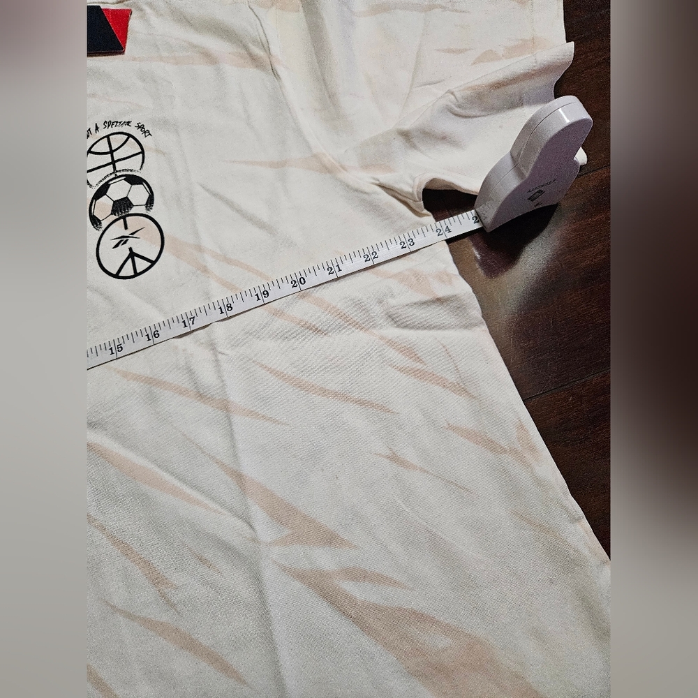 Oversized Retro Reebok T-shirt NWT - Picture 4 of 4